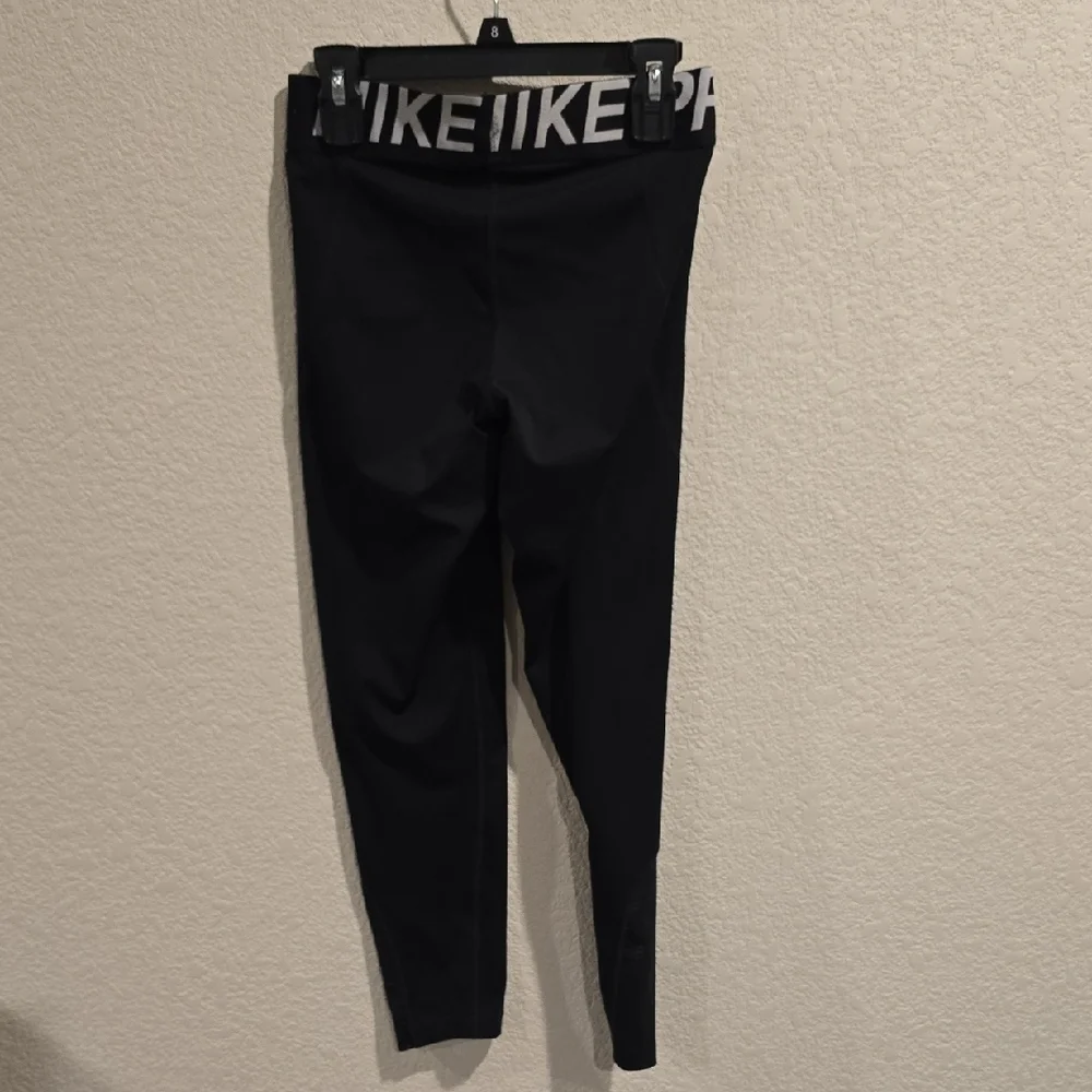 Nike Pro Dri-FIT Black Cropped Training Tights - Women's Size Small